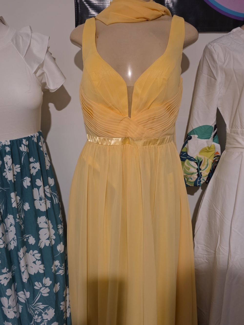 Elegant Yellow Chiffon Evening Dress